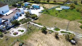 Masia a Centro. Casa de campo pareada de una sola planta con 3 dormitorios y gra