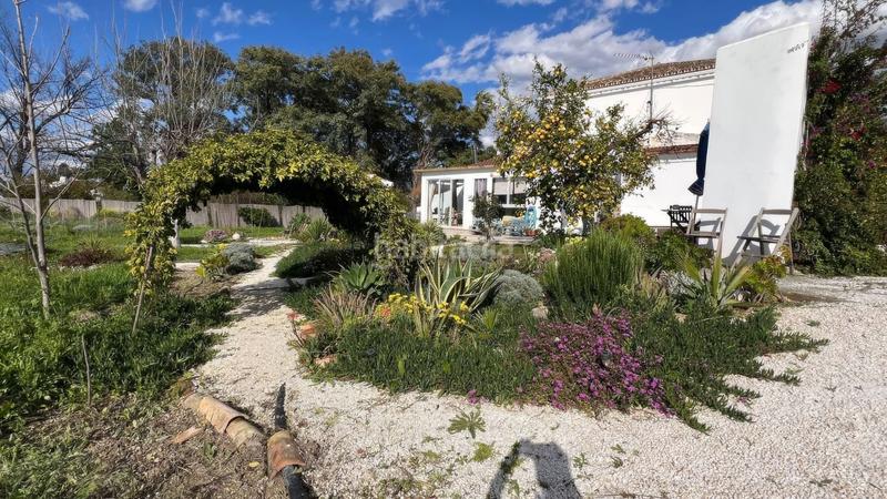 Foto f3b72313-5148-4847-b275-160700bd642b. Masía casa de campo pareada de una sola planta con 3 dormitorios y gran parcela . ref f5006101. en Alhaurín el Grande