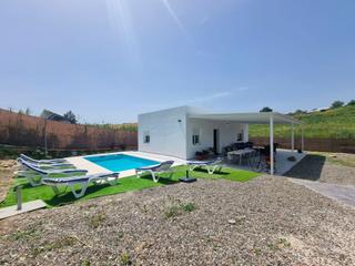 Masia a Cártama. Bungalow rural de 2 dormitorios con terraza y piscina en cártama