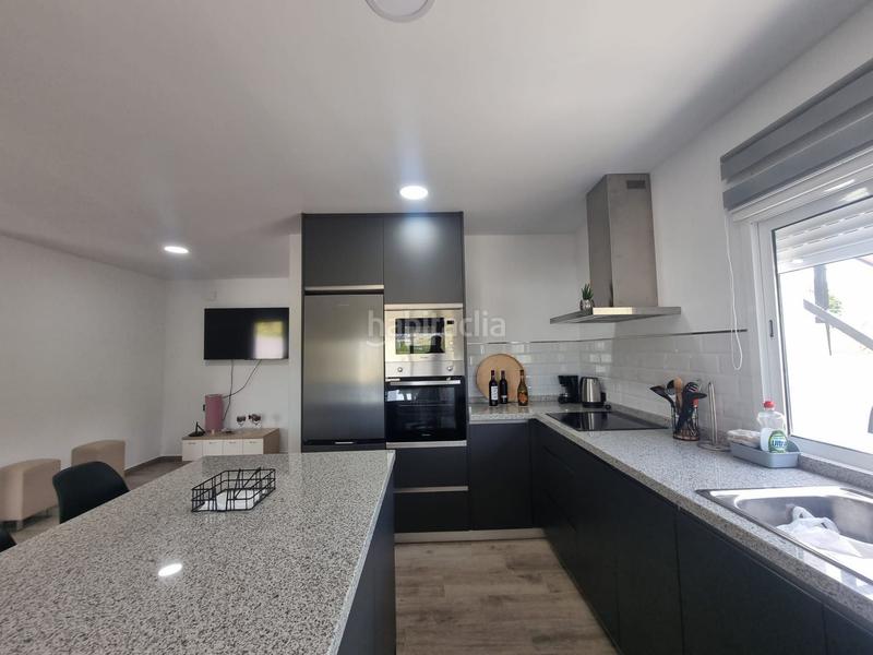 Foto f2703d79-df48-47bd-ad3d-e28cd2c8a2f5. Masia amb piscina a Cártama