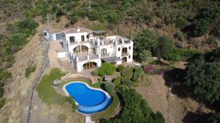 Masia a Coín. Hermosa casa de campo situada en el impresionante valle de barra