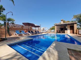 Affitto Casale in Alquería-Torrealquería. Disponible para alquiler de larga duración, esta encantadora cas