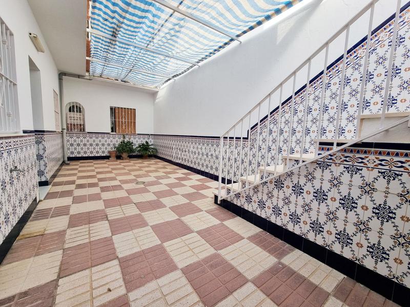 Foto e79a0a5e-8895-4993-a656-f41ce421f671. Casa adosada amplia casa adosada de una planta con terrazas de 172m, trastero y lavadero . ref th5129674 en Alhaurín el Grande
