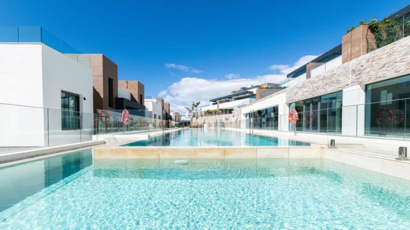 Foto 849cc8b2-fc6f-4fd3-8c89-ed1f03d816cc. Lloguer apartament amb aparcament piscina a Cabopino - Artola Marbella