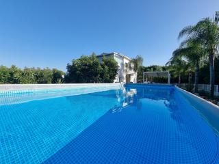 Miete Bauernhof in Coín. Apartamento rural en planta baja de 3 dormitorios con piscina en