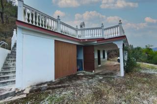 Masia en Guaro. Finca en venta en guaro con vivienda, piscina y terreno de 36.50