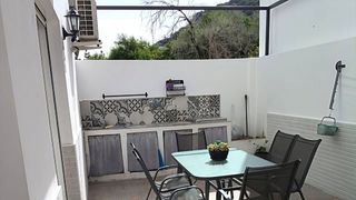 Apartament a Centro. Apartamento moderno renovado en la planta primera con patio y te