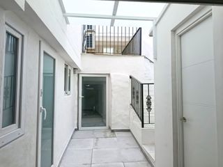 Casa adossada a Centro. Casa adosada en plana baja reformada con terrazas privadas. enca