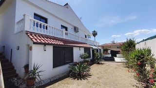 Casa a Manantiales - Lagar - Cortijo. Excelente villa con vistas abiertas y piscina privada en la zona