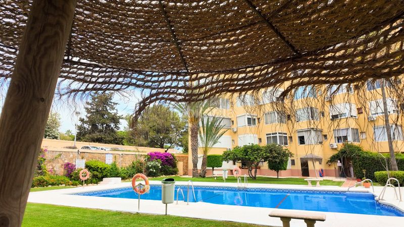 Foto 9fca1a5b-eb46-45cc-af41-d8a7367ed6b5. Apartament amb piscina a El Faro de Calaburra - Chaparral Mijas
