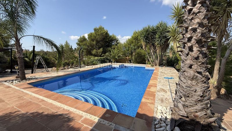 Foto 5e00c2ad-9395-42b6-a405-41de7dd4be28. Masia amb piscina a Coín