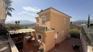 House in Coín. Amplia villa familiar en coín con varias terrazas, piscina eleva