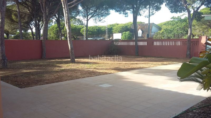 Foto f02a921c-4e98-4d1a-9e73-a677d4e0558b. Xalet amb aparcament piscina a La Barrosa Chiclana de la Frontera