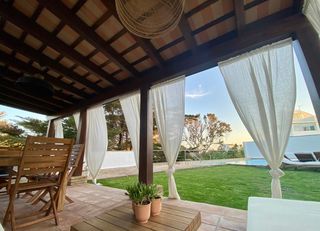 Affitto Chalet in Avenida de extremadura 5c. Villa a pie de playa en fuente del gallo