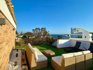 Lloguer Xalet a Avenida de extremadura 5c. Villa a pie de playa en fuente del gallo