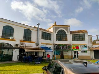 Local Comercial en Urbanizacion apartaclub la barrosa 5. Venta de local en urb. los gallos