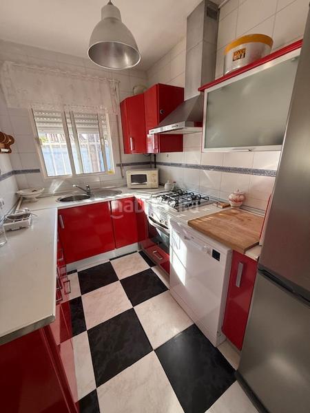 Foto 45a32e35-6d03-473d-851a-aaf1d23ab00b. Chalet  en zona urbana en Los Gallos Chiclana de la Frontera