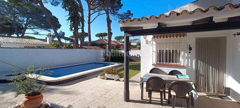 Foto e33d555f-07e9-42a1-a5d7-8f13fba294f2. Chalet  en zona urbana en Los Gallos Chiclana de la Frontera