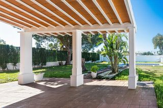 Chalet in Calle marco aurelio 73. Chalet en venta en novo sancti petri