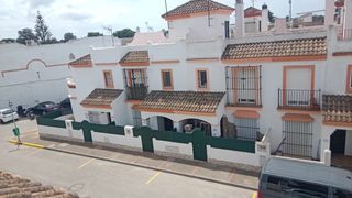 Casa adossada a Urbanización apartaclub la barrosa i 181. Vivienda unifamiliar