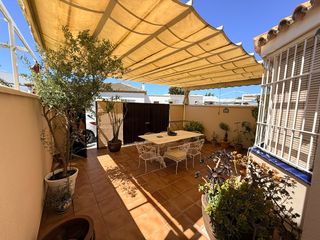 Affitto Casa a schiera in Calle gerión 35. Unifamiliar en el campito