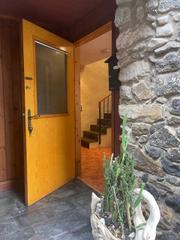 Mas à Castellfollit de la Roca. Bonta casa de pueblo situada en castellfollit de la roca.