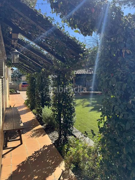 Foto 47c5c653-d64d-46ad-a234-f18faf481de2. Casa magnífica casa aislada, situada en el pueblo . en Besalú