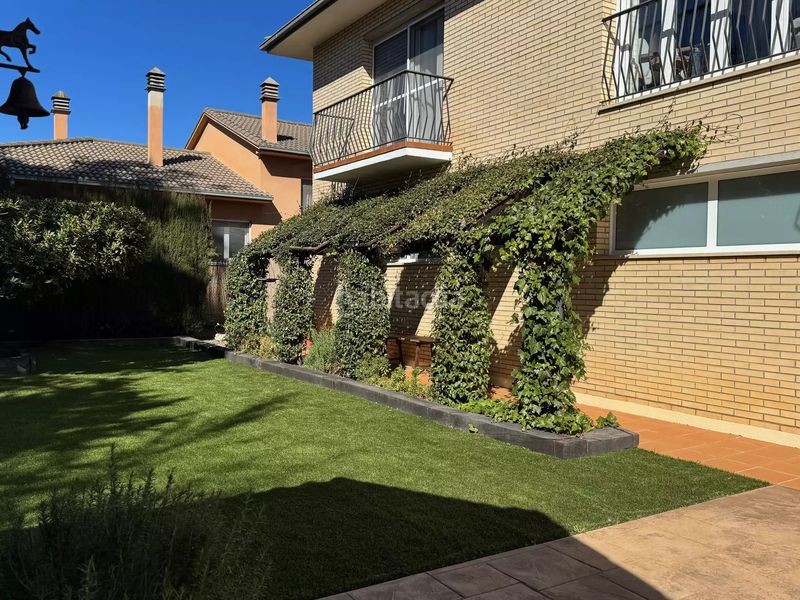 Foto 590df823-70a0-4a35-a6a6-db0359747403. Casa magnífica casa aislada, situada en el pueblo . en Besalú