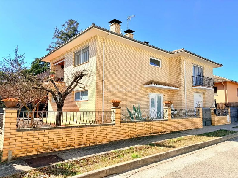 Foto 819dcb16-4a91-4cde-a312-c18a54f60aca. Casa magnífica casa aislada, situada en el pueblo . en Besalú