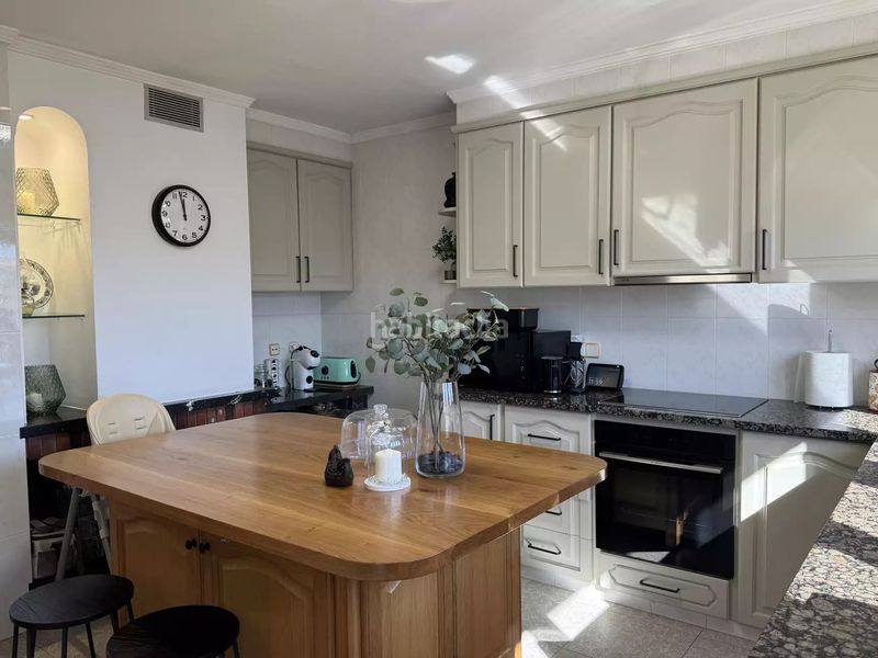 Foto e2c63c1b-efb5-421b-b760-07ffb4d4824e. Casa magnífica casa aislada, situada en el pueblo . en Besalú