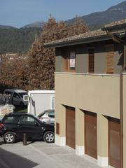 Casa bifamiliare in Besalú. Casa esquinera en venta, en el casco antiguo de besalú.