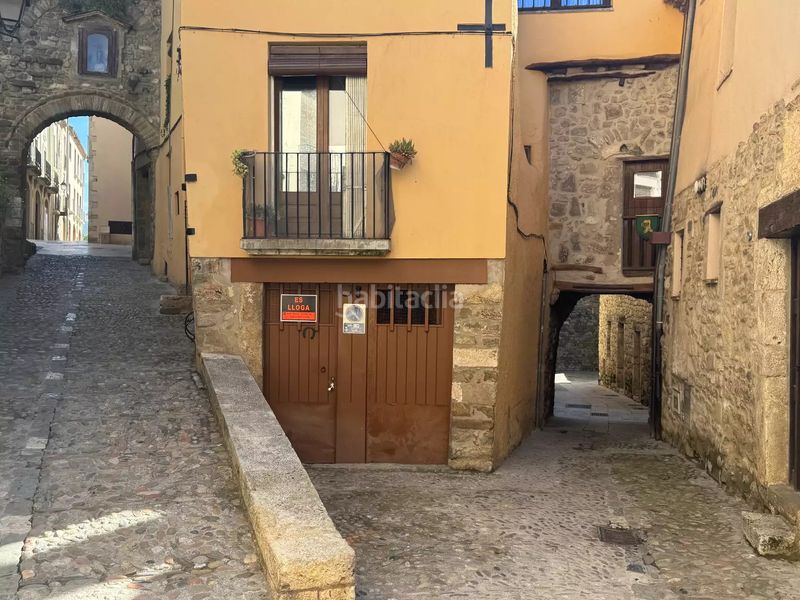 Foto c2d19cb3-7fb5-4957-ba9d-bafa82e11947. Local comercial a Besalú