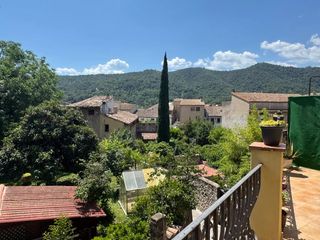 Pis a Besalú. Piso en venda, situado en el pueblo de beslaú.