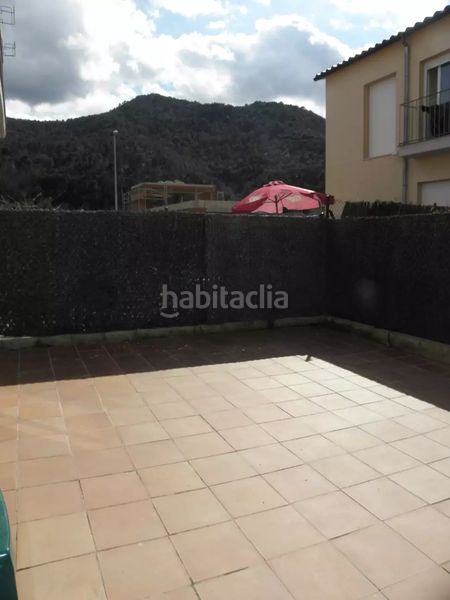 Foto 0d47aeb8-9567-4d9c-8f8c-8bd95c8b1ecc. Casa adossada amb calefacció a Besalú