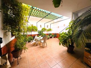 Casa a Las Flores. Casa en el barrio de las flores de las lagunas