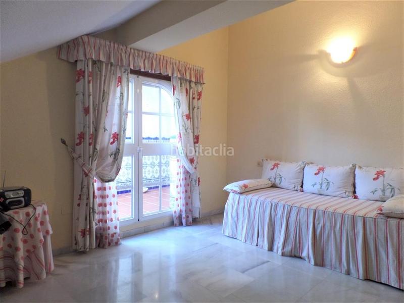 Foto 4b651828-9576-4651-a6f6-ffd22a2b0f43. Dúplex amb aparcament piscina a Centro ciudad Fuengirola