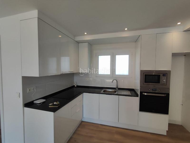 Foto 7a74a416-3280-4258-adc1-625af2e3fdf7. Apartamento  reformado a estrenar zona Puerto Deportivo en Fuengirola