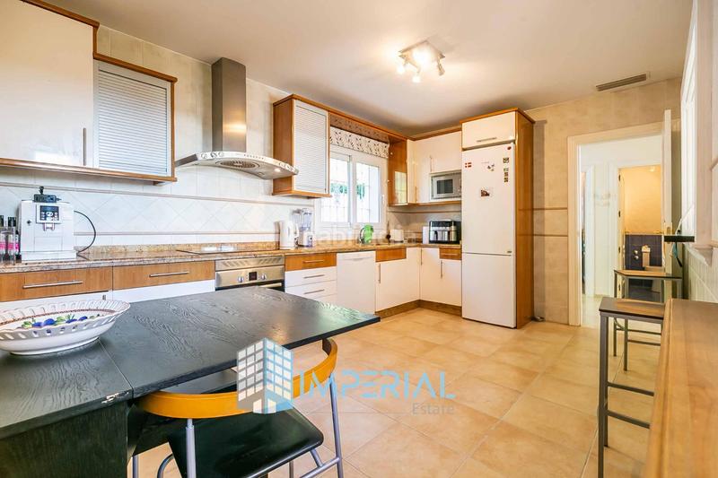 Foto 1746052b-9748-4a6f-8cbb-b622db96a110. Reihenhaus mit heizung parking pool in Cabopino - Artola Marbella