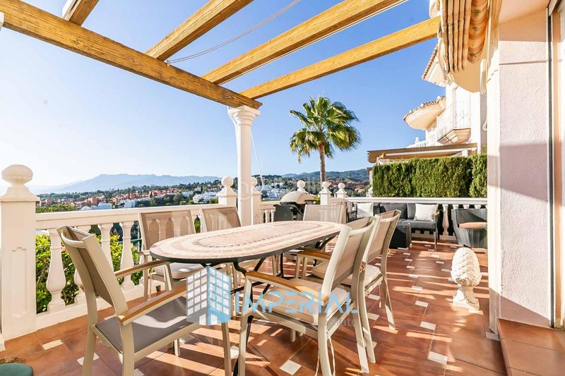 Foto 55e40d17-f3cd-4a7d-9205-b80e70ba3a25. Reihenhaus mit heizung parking pool in Cabopino - Artola Marbella