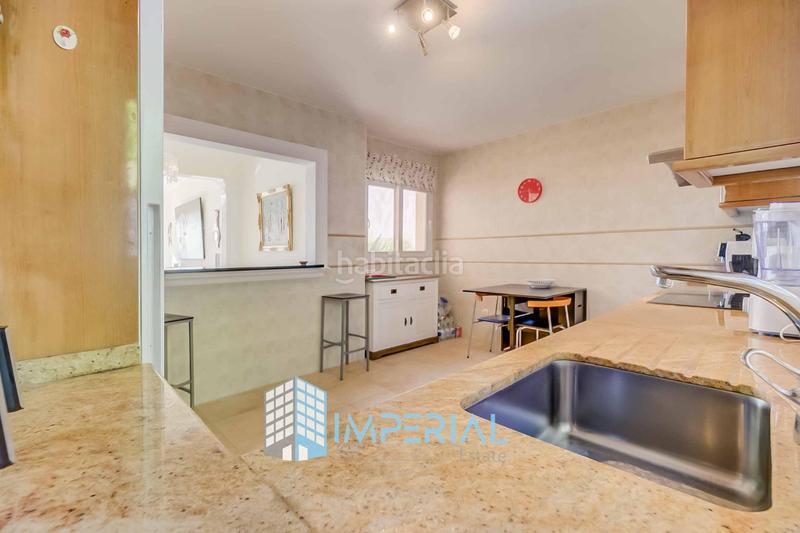 Foto 5bc3837b-62f0-46a7-ac4b-6b511aabe322. Reihenhaus mit heizung parking pool in Cabopino - Artola Marbella