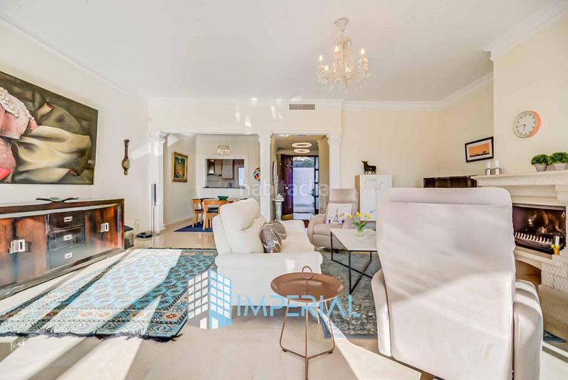 Foto 7d87464e-b5fa-4243-81d8-ea7219734a96. Reihenhaus mit heizung parking pool in Cabopino - Artola Marbella