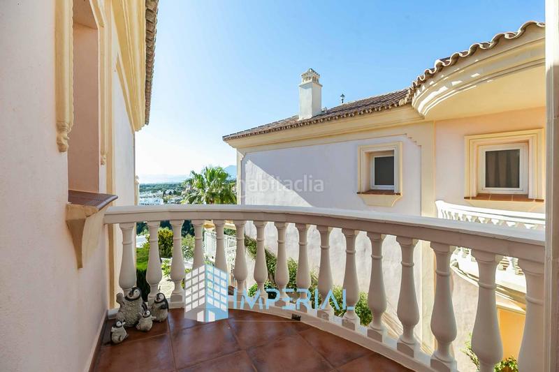 Foto f32836f5-24f0-497d-a0b9-452799286da6. Reihenhaus mit heizung parking pool in Cabopino - Artola Marbella