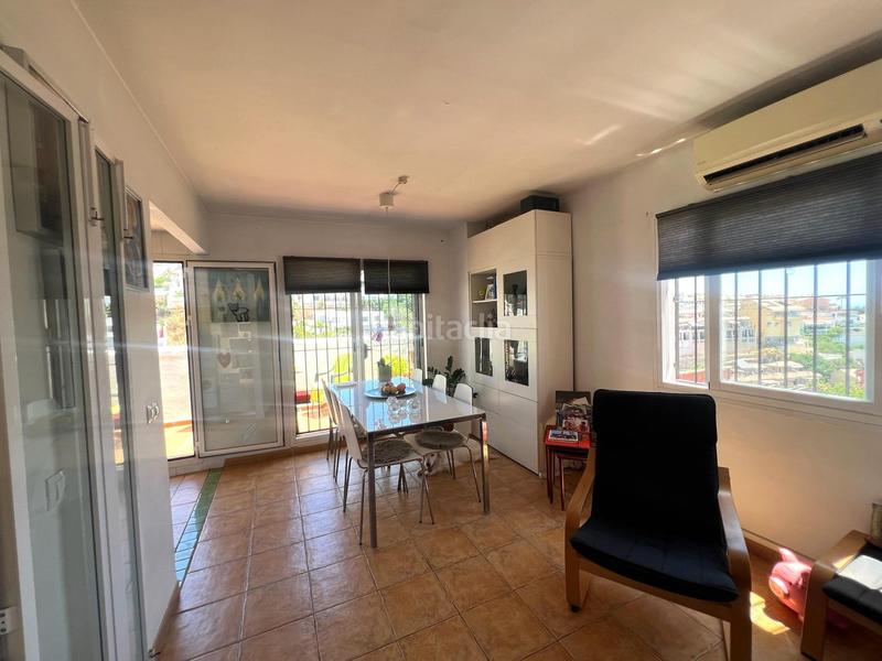 Foto 579a45d0-e1b7-4631-a0a0-84e43d303998. Casa aparellada amb aparcament piscina a Torreblanca del Sol Fuengirola