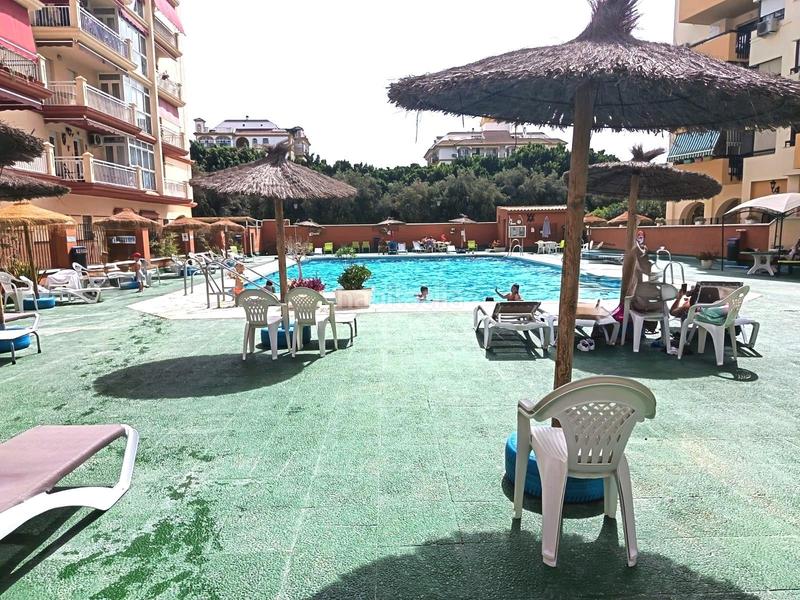 Foto c8937110-37cc-4597-914b-20f6547da1d7. Reihenhaus mit parking pool in Los Boliches Fuengirola