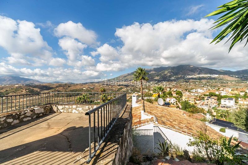 Foto 20ad56f0-0c6b-4486-9b94-8038310746ba. Xalet amb aparcament piscina a campo de Mijas Mijas
