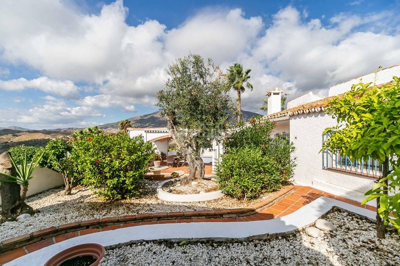 Foto a3c8d772-63db-4b1d-8182-29a6f1c0007c. Xalet amb aparcament piscina a campo de Mijas Mijas