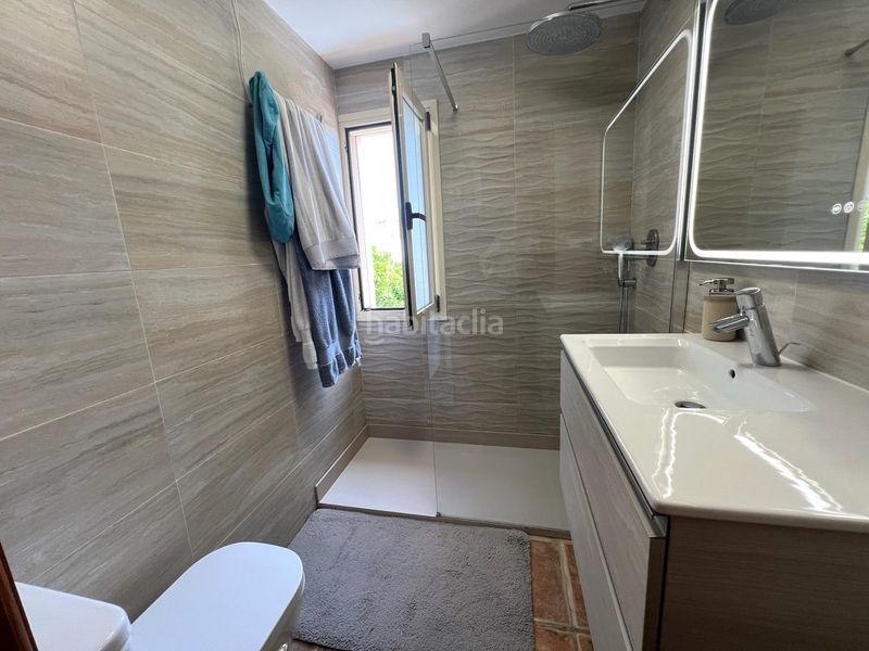 Foto b4af0b77-f4e1-4ab1-b022-47b17c25661b. Casa adossada amb aparcament piscina a Los Ríos Mijas