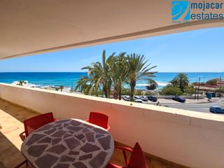 Apartment in Avenida la parata 2a. Apartamento en primera línea con vistas al mar en mojácar playa,