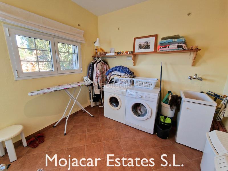 Foto 26f408de-2e8c-4eab-9a0b-0fa782258861. Chalet en calle alondra 8 sensacional chalet y anexo independiente en venta , almería, andalucía con impresionantes vistas de las montaña en Mojácar