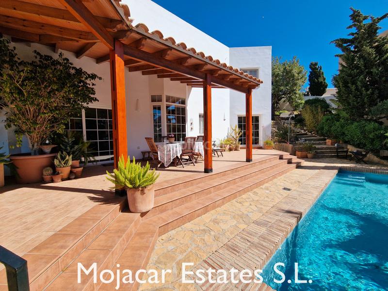 Foto 3c8d845e-8d5c-4150-a68d-38e60345f9f0. Chalet en calle alondra 8 sensacional chalet y anexo independiente en venta , almería, andalucía con impresionantes vistas de las montaña en Mojácar